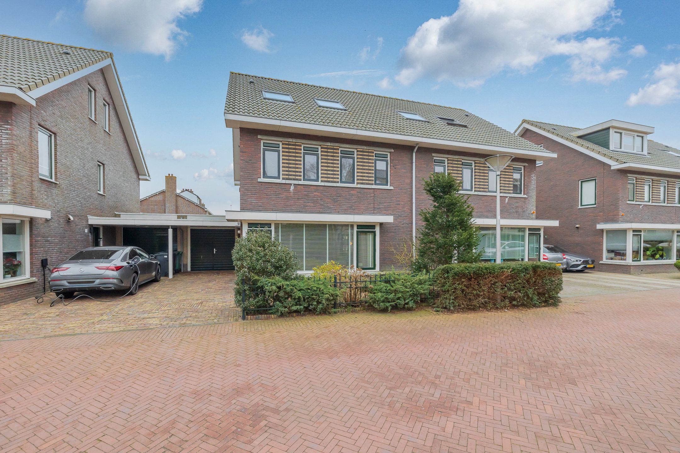 Foto 54 van Professor Zeemanstraat 53