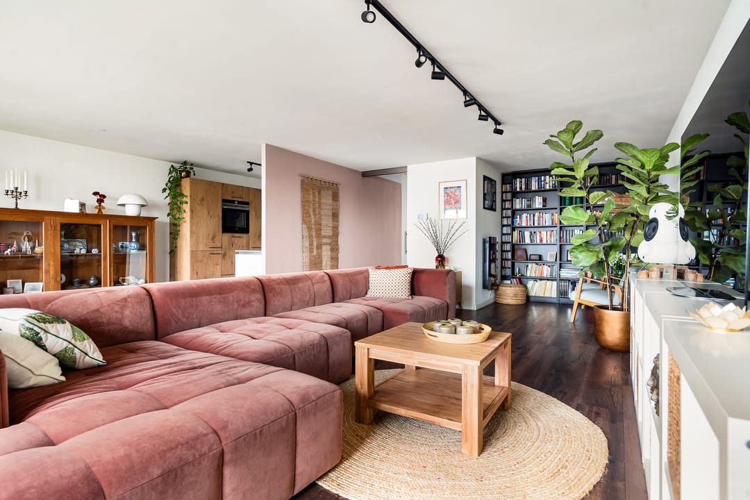 Photo 7 of Bronmos 48