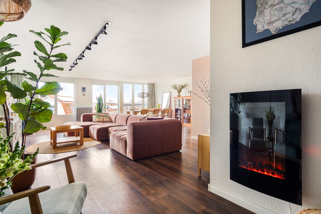 Photo 11 of Bronmos 48