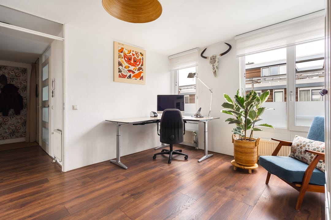 Photo 16 of Bronmos 48