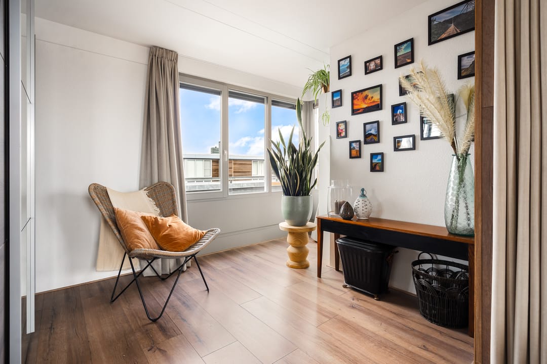 Photo 23 of Bronmos 48