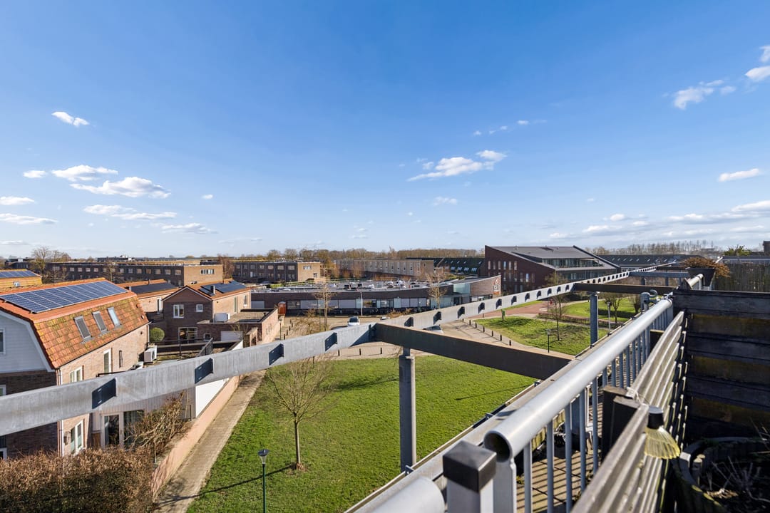 Photo 31 of Bronmos 48