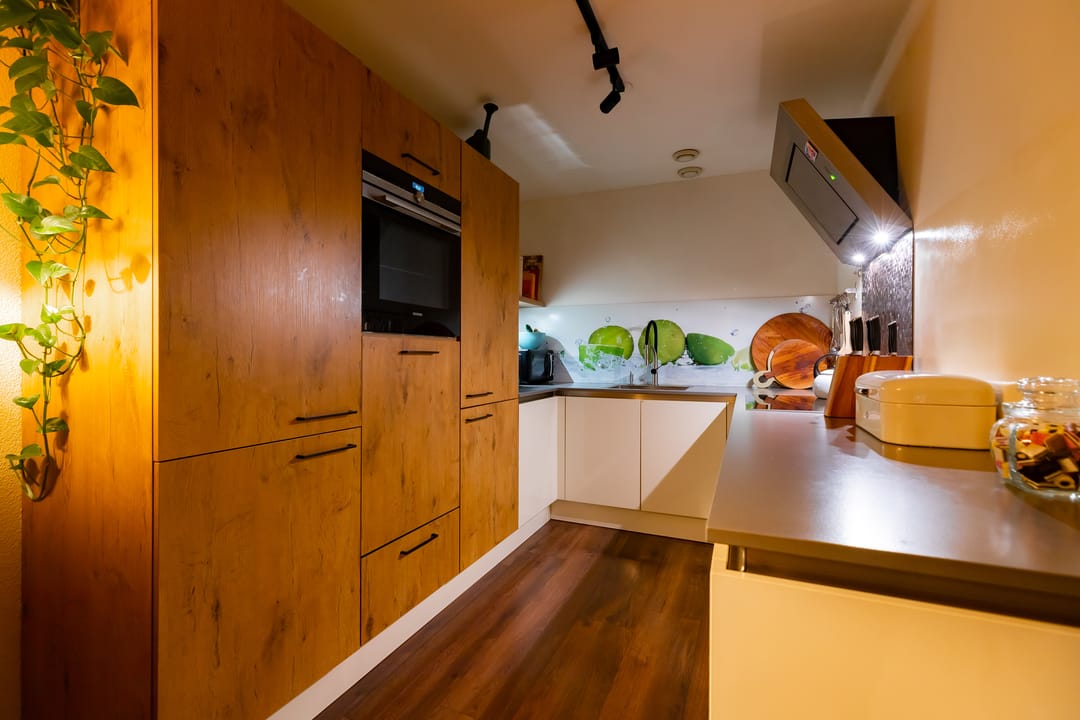 Photo 41 of Bronmos 48