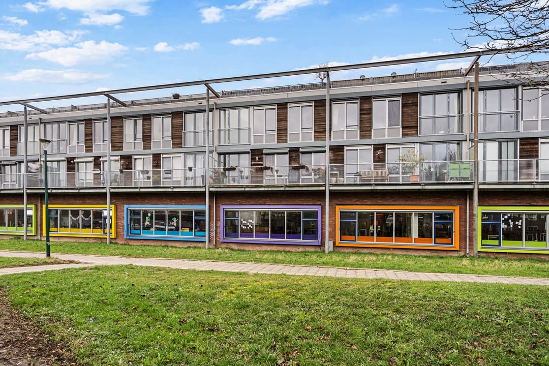 Photo 43 of Bronmos 48