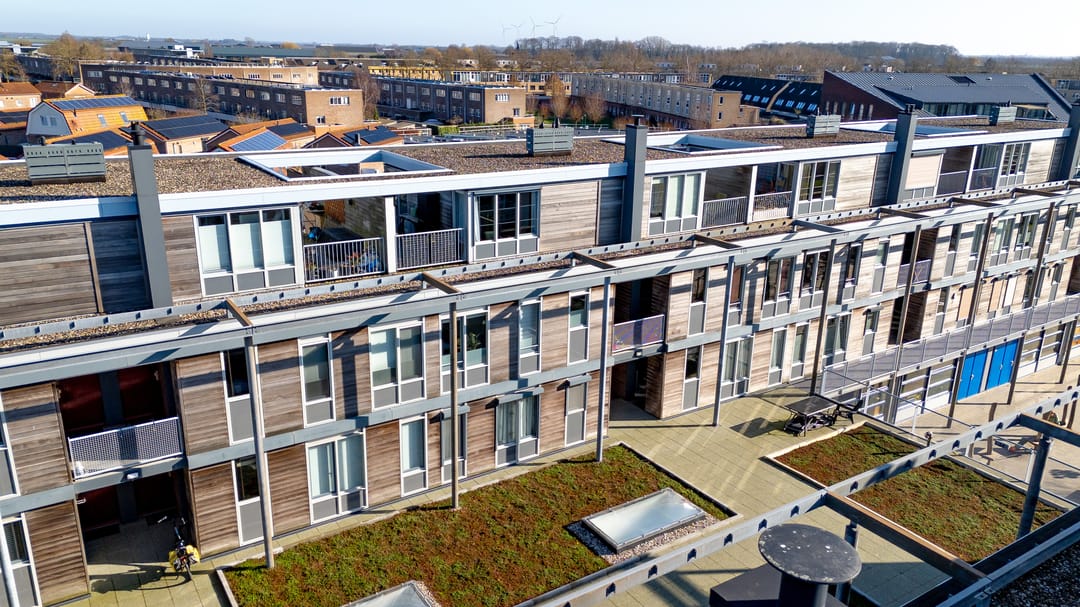 Photo 46 of Bronmos 48