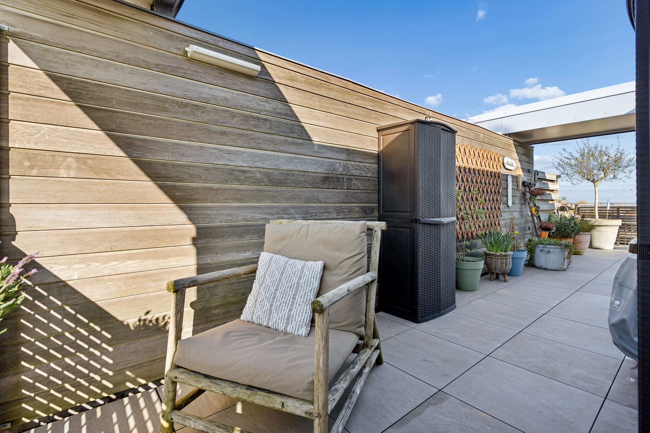 Photo 36 of Bronmos 48