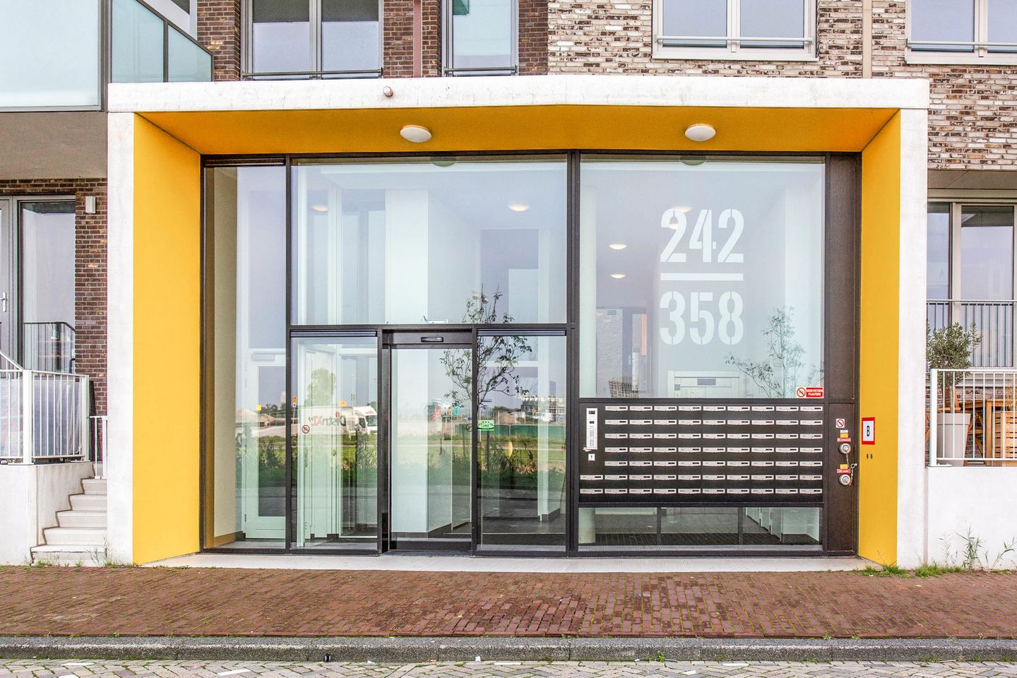 Foto 25 van Mary van der Sluisstraat 250