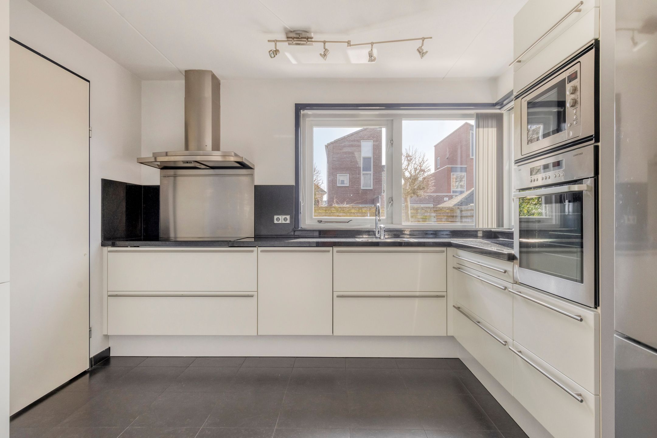 Foto 3 van John Lennonlaan 46