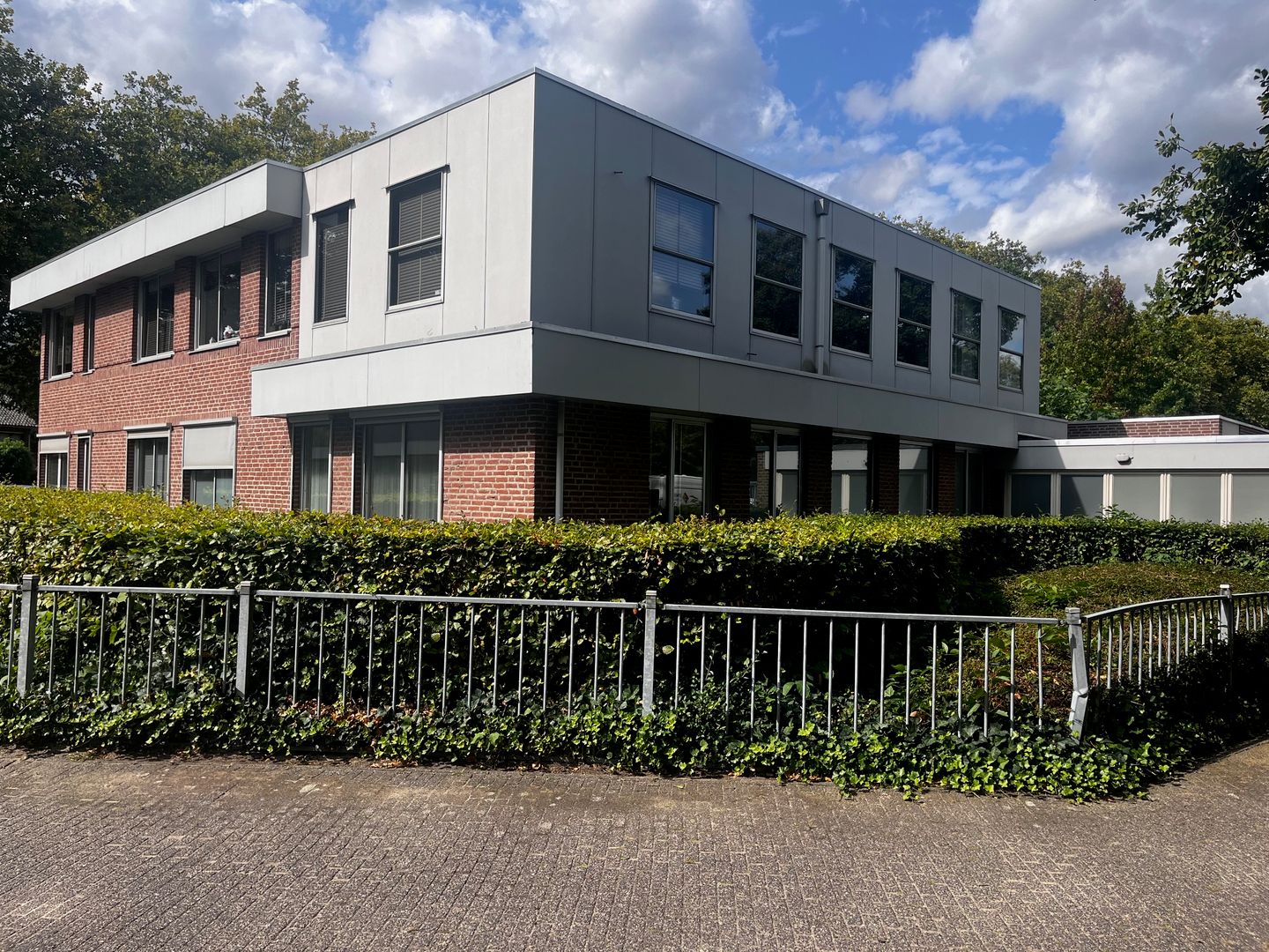 Bekijk foto 3 van Burg. Verwielstraat 67