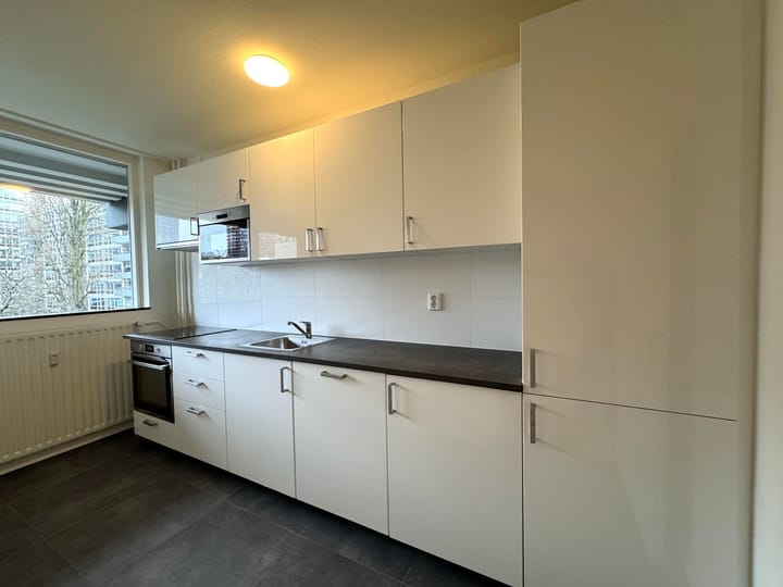 Photo 13 of Van Oldenbarneveltplaats 210