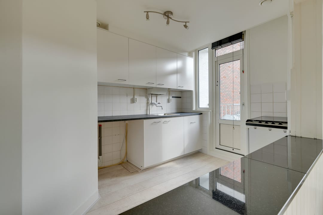 Photo 8 of Baarsstraat 35-1