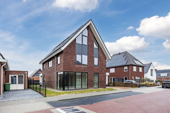 Vrijstaande woning te koop: Amerlaan 38, Fijnaart