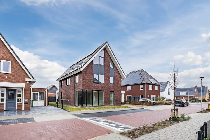 Vrijstaande woning te koop: Amerlaan 38, Fijnaart