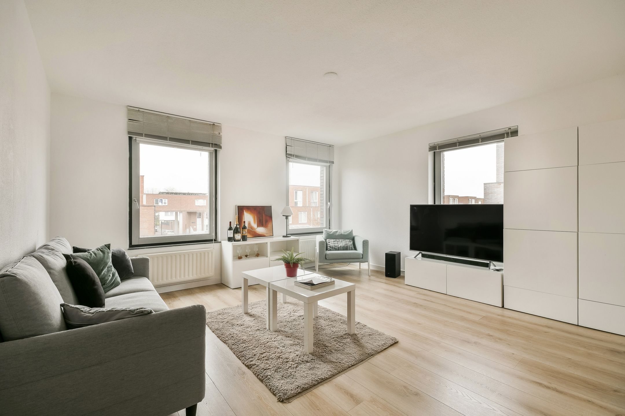 Spacious split-level corner home with park views in Amsterdam De Aker — 18