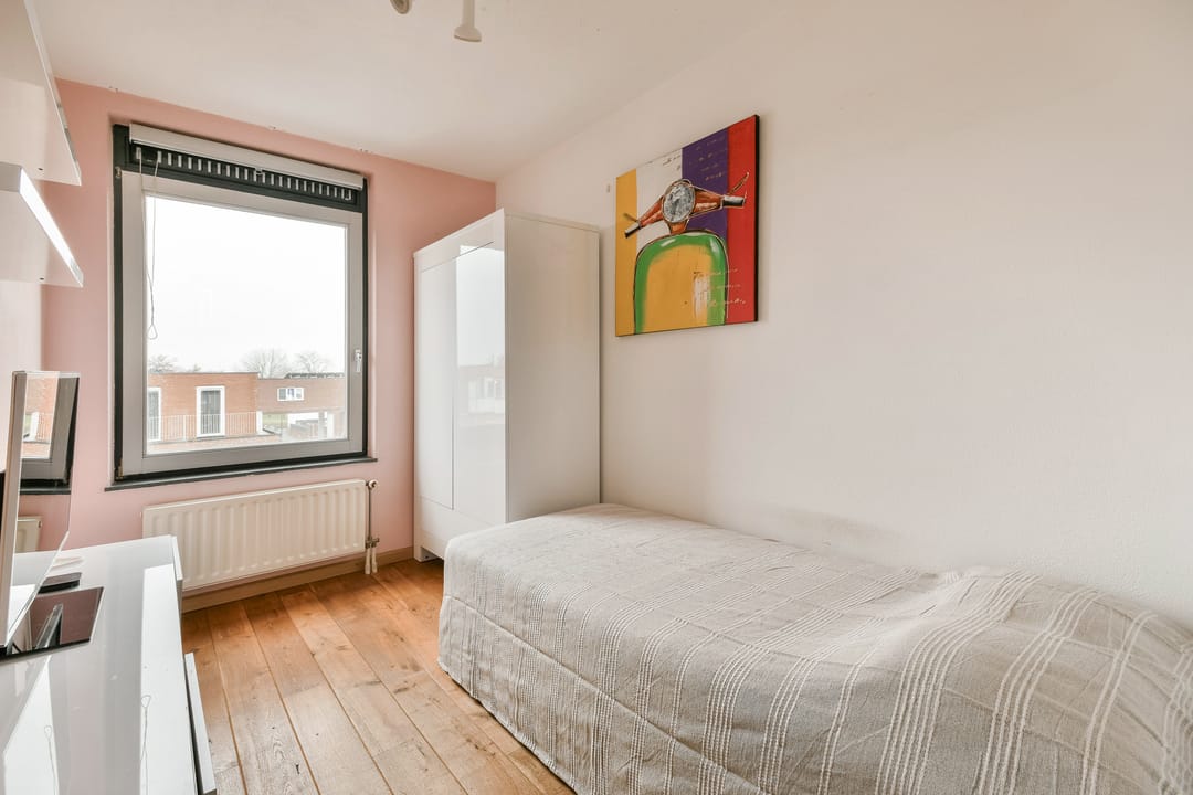 Spacious split-level corner home with park views in Amsterdam De Aker — 23