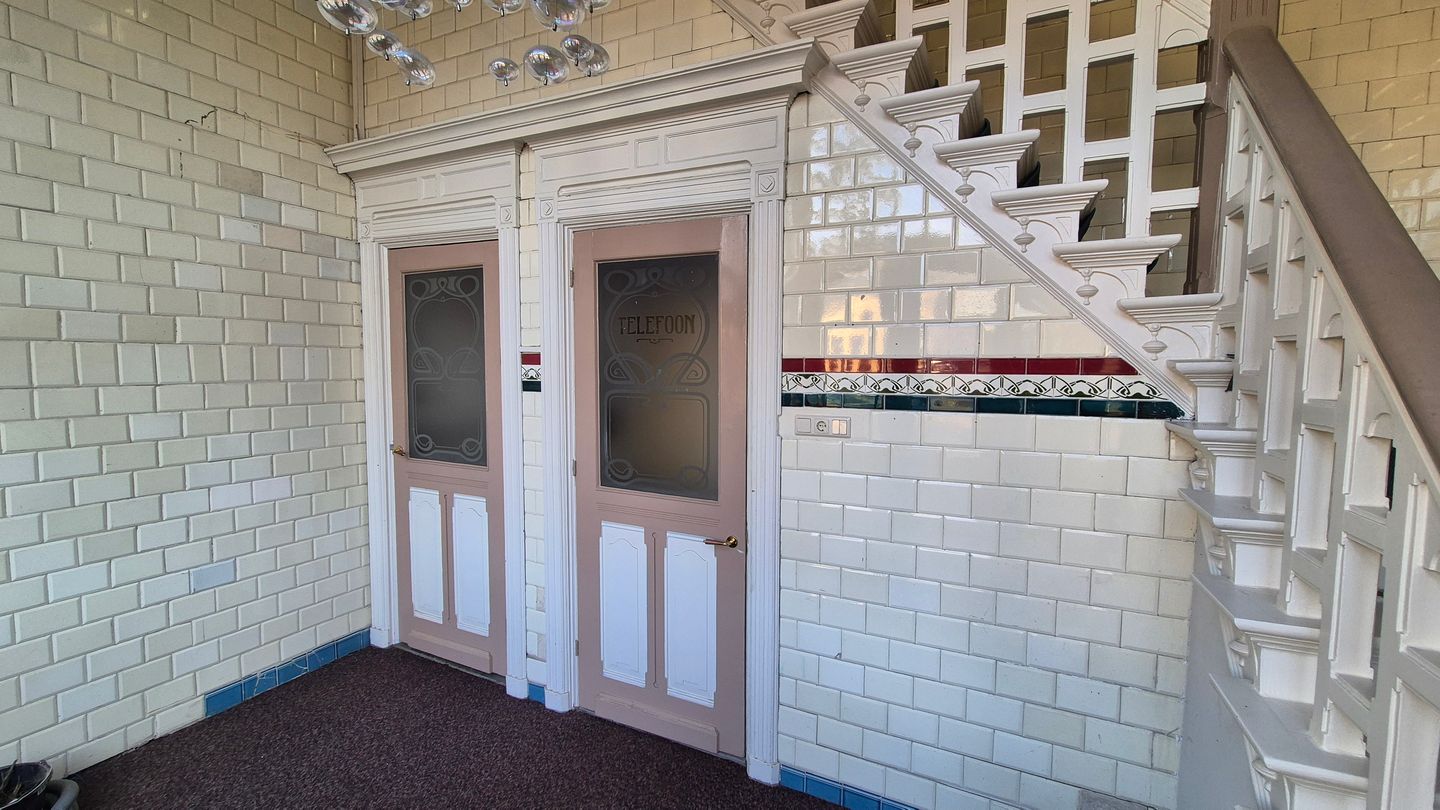 View photo 3 of Stationsweg 51-A