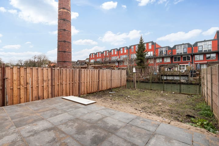 Completely Renovated Ground Floor Apartment with Waterfront Garden in Dordrecht — 37