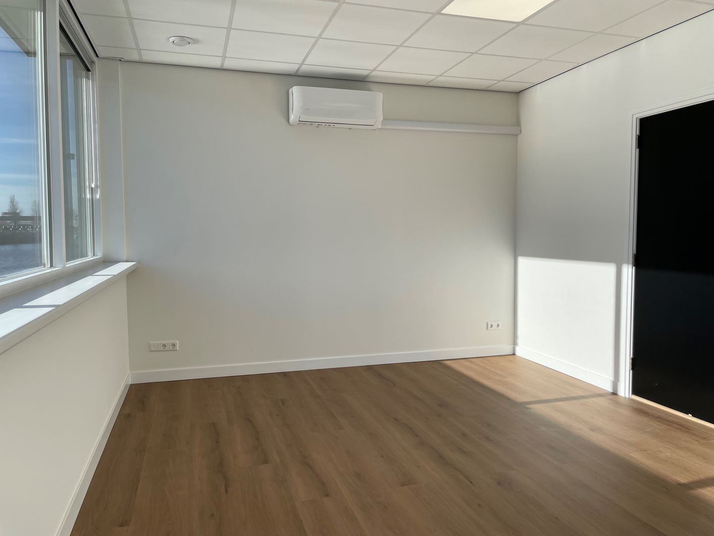 View photo 5 of Narvikweg 5-5