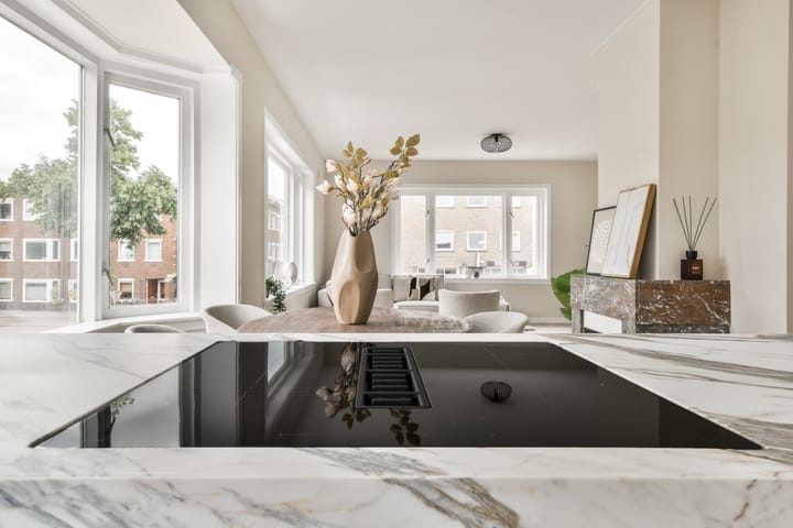 Fully Modernized 1930s Corner Apartment in Utrecht's Dichterswijk — 24