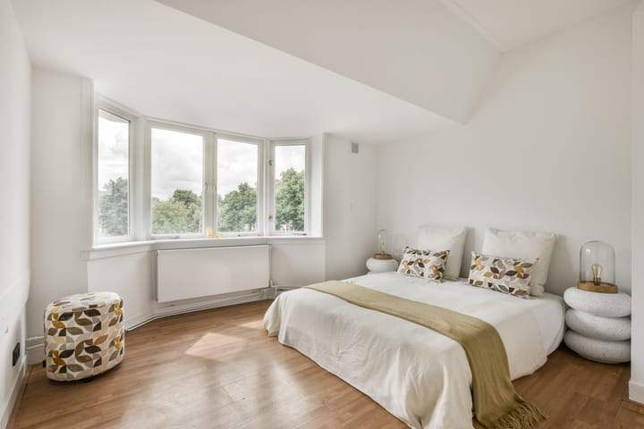 Fully Modernized 1930s Corner Apartment in Utrecht's Dichterswijk — 36