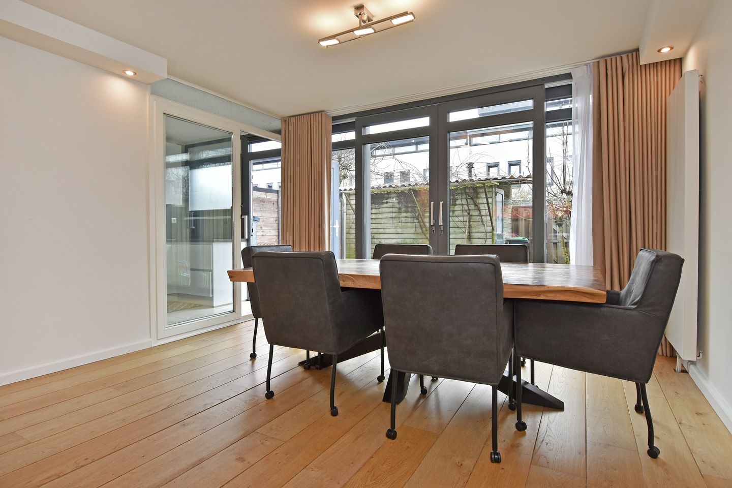 Photo 10 of Singravenstraat 38