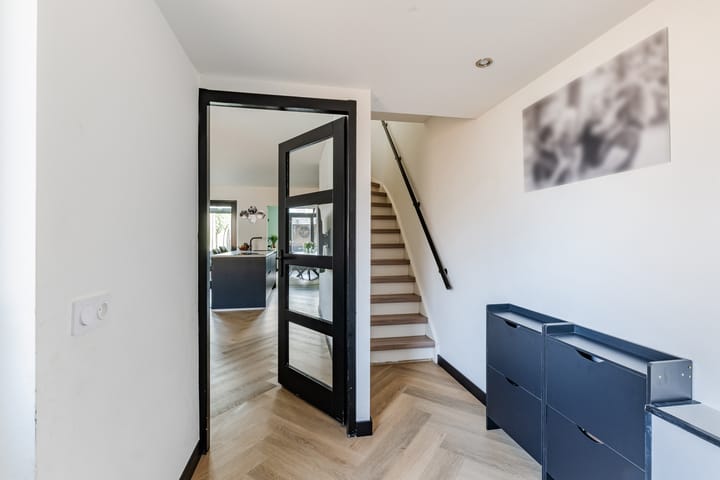 Modern Move-In Ready Corner Home with 4 Bedrooms and Lovely Garden in Berkel-Enschot — 14