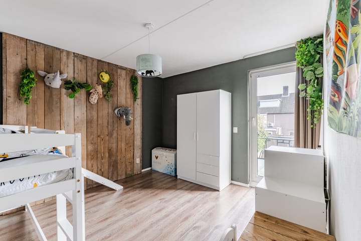 Modern Move-In Ready Corner Home with 4 Bedrooms and Lovely Garden in Berkel-Enschot — 37