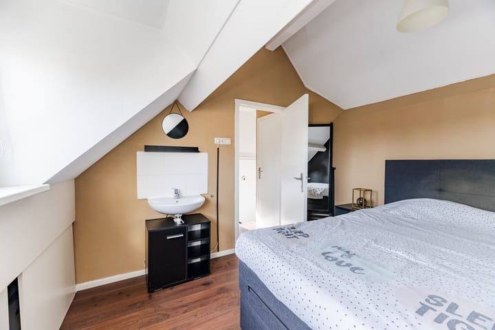 Modern Move-In Ready Corner Home with 4 Bedrooms and Lovely Garden in Berkel-Enschot — 45