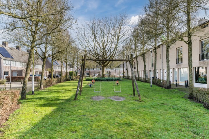 Modern Move-In Ready Corner Home with 4 Bedrooms and Lovely Garden in Berkel-Enschot — 59