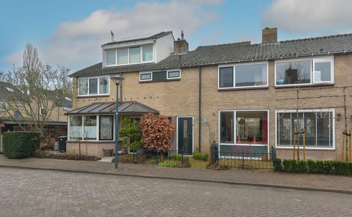 van Oostzanenstraat 2