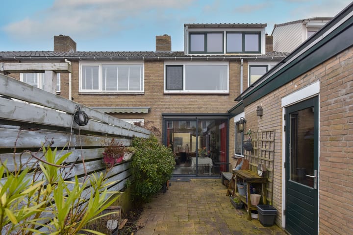 Comfortable terraced home with work space in Hoorn Noord — 39