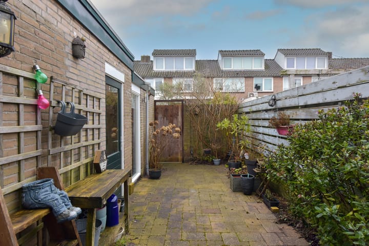 Comfortable terraced home with work space in Hoorn Noord — 41