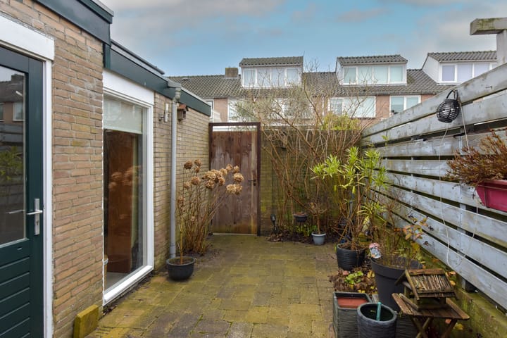 Comfortable terraced home with work space in Hoorn Noord — 43