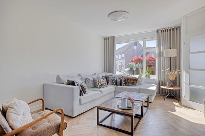 Photo 3 of Anemoonstraat 44