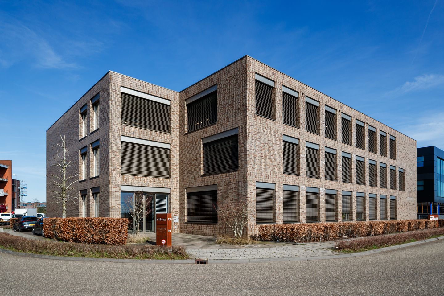 Bekijk foto 1 van Einsteinweg 39