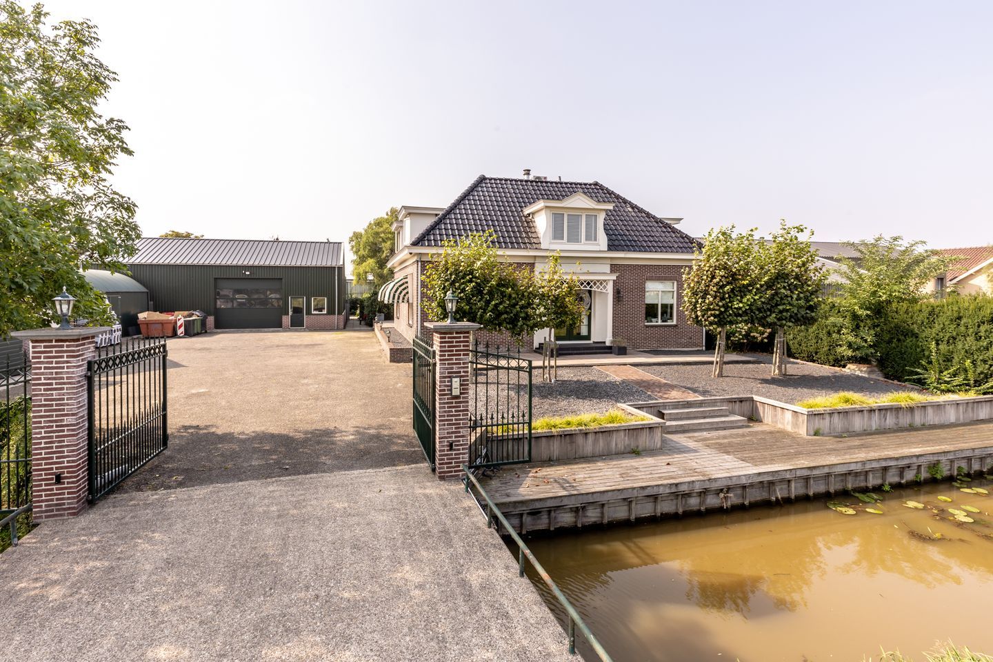 Bekijk foto 1 van 2e Tochtweg 60