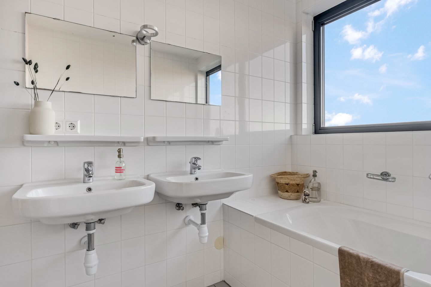 Foto 19 van Wadestein 84