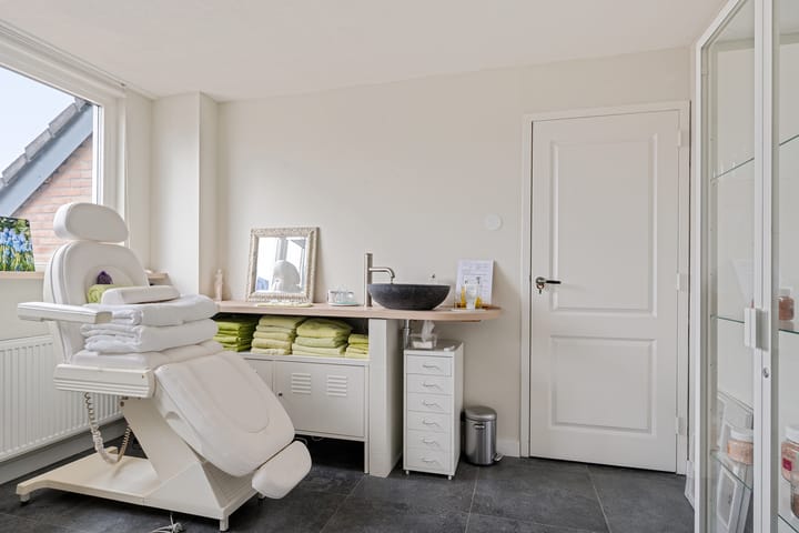 Spacious move-in ready family home near the Wolderwijd — 48