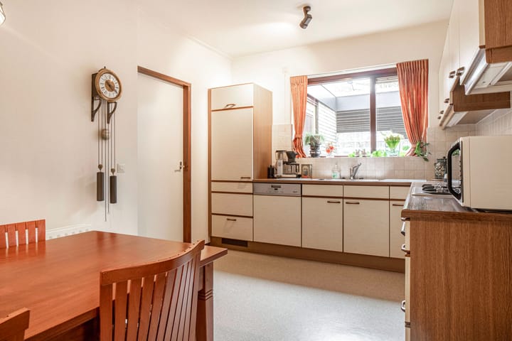 Photo 3 of Nienhof 68