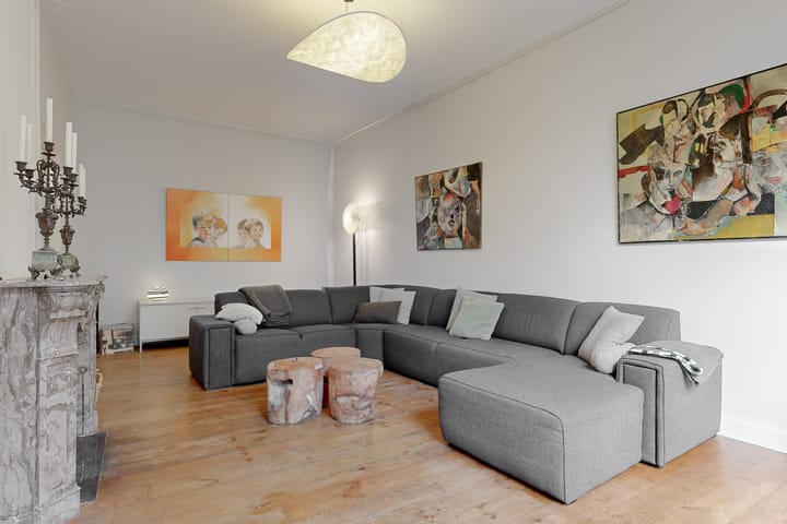 Monumental Canal House with Burcht View in Historic Leiden Center — 31