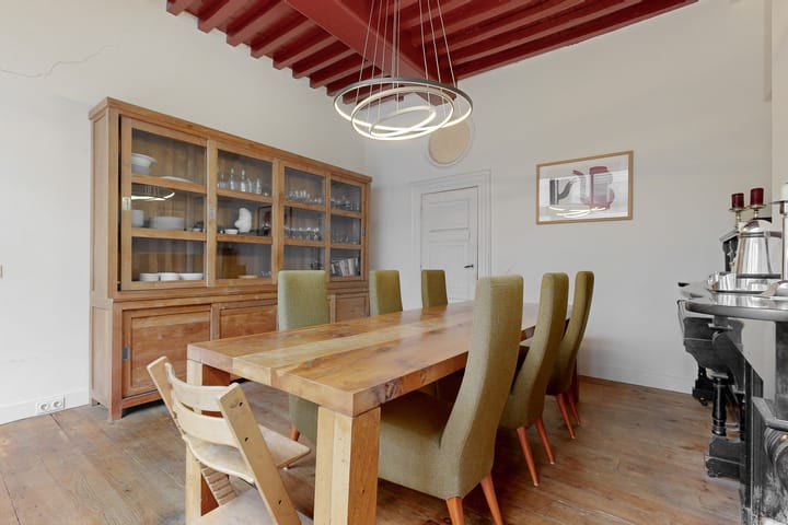 Monumental Canal House with Burcht View in Historic Leiden Center — 35