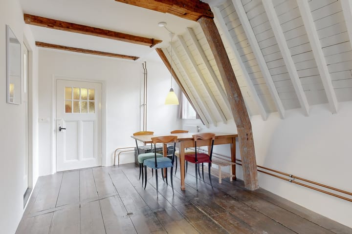 Monumental Canal House with Burcht View in Historic Leiden Center — 131