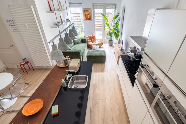 Three-room apartment with backyard in Utrecht's popular Muntkwartier neighborhood — 22