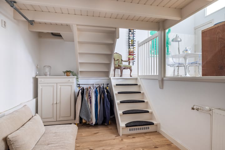 Three-room apartment with backyard in Utrecht's popular Muntkwartier neighborhood — 24
