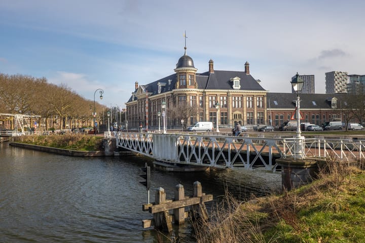 Three-room apartment with backyard in Utrecht's popular Muntkwartier neighborhood — 45