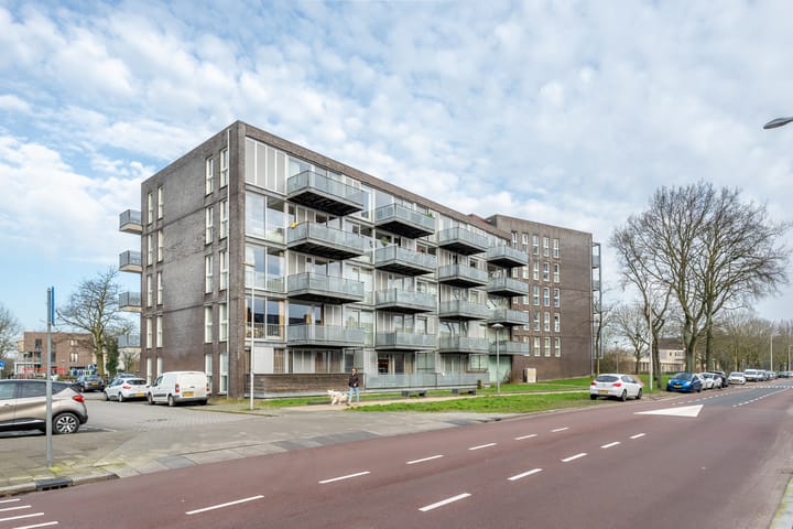 Photo 4 of Adriaan van Bergenstraat 60