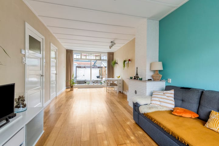 Charming 1930s Terraced Family Home in Quiet Zaandijk — 17