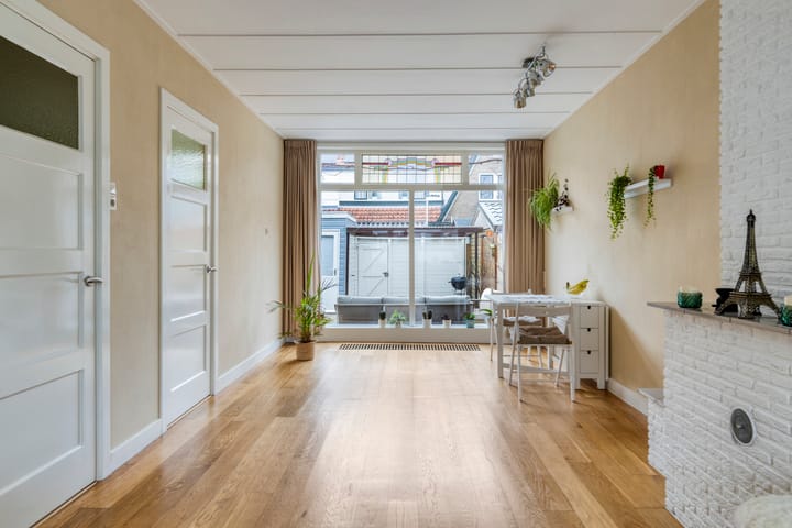 Charming 1930s Terraced Family Home in Quiet Zaandijk — 23