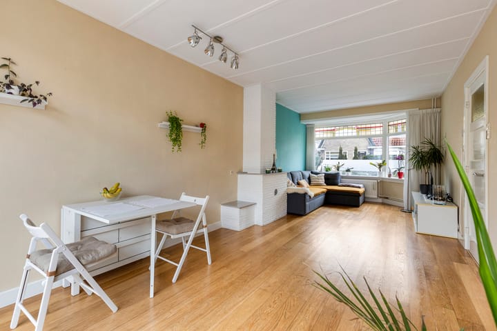 Charming 1930s Terraced Family Home in Quiet Zaandijk — 27