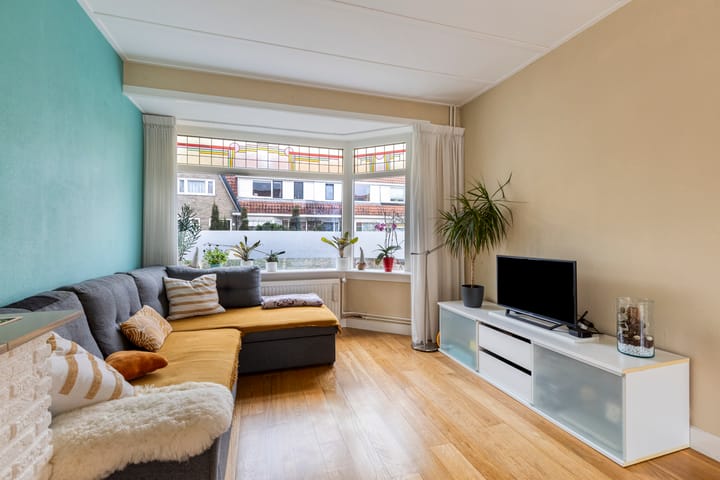 Charming 1930s Terraced Family Home in Quiet Zaandijk — 21